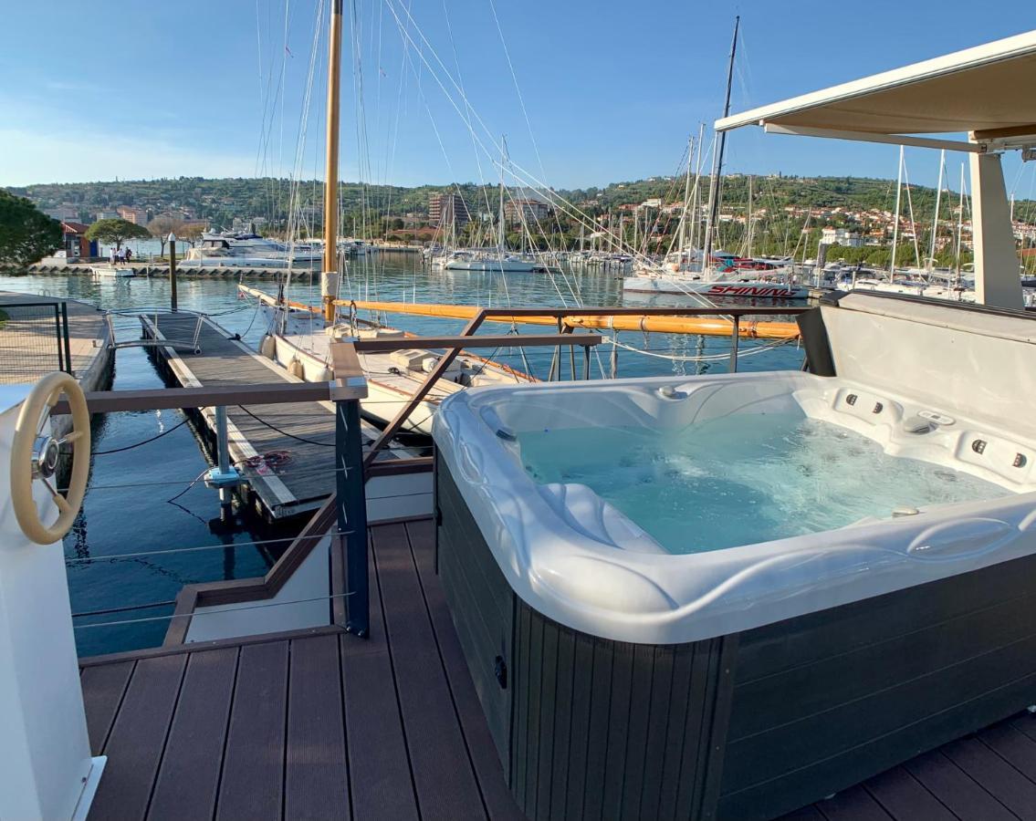 Bellavista Houseboat Apartment Portorose エクステリア 写真