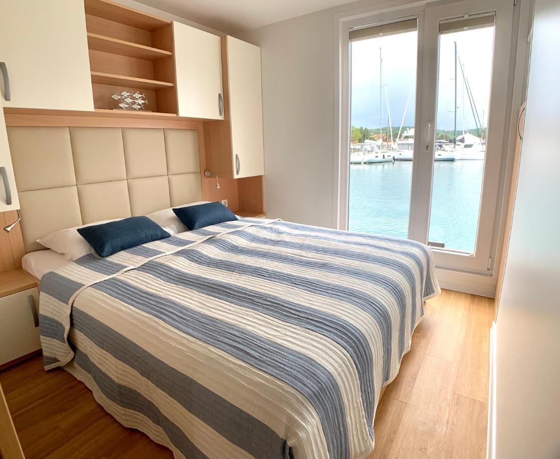 Bellavista Houseboat Apartment Portorose エクステリア 写真
