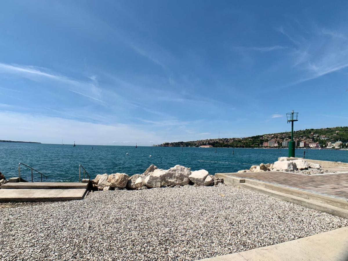Bellavista Houseboat Apartment Portorose エクステリア 写真